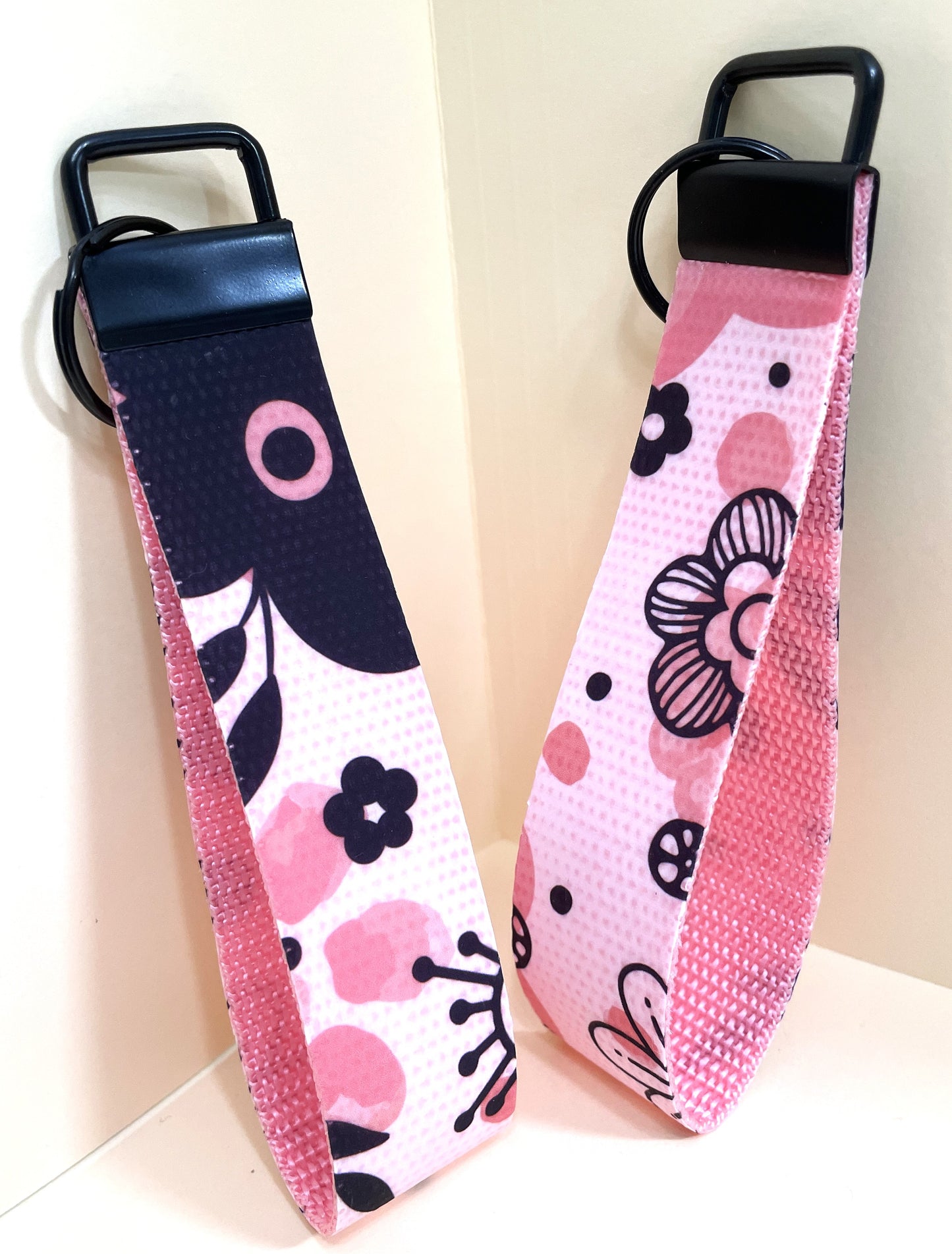 6" Wristlet Keyfob Keychain-Retro Pink Floral