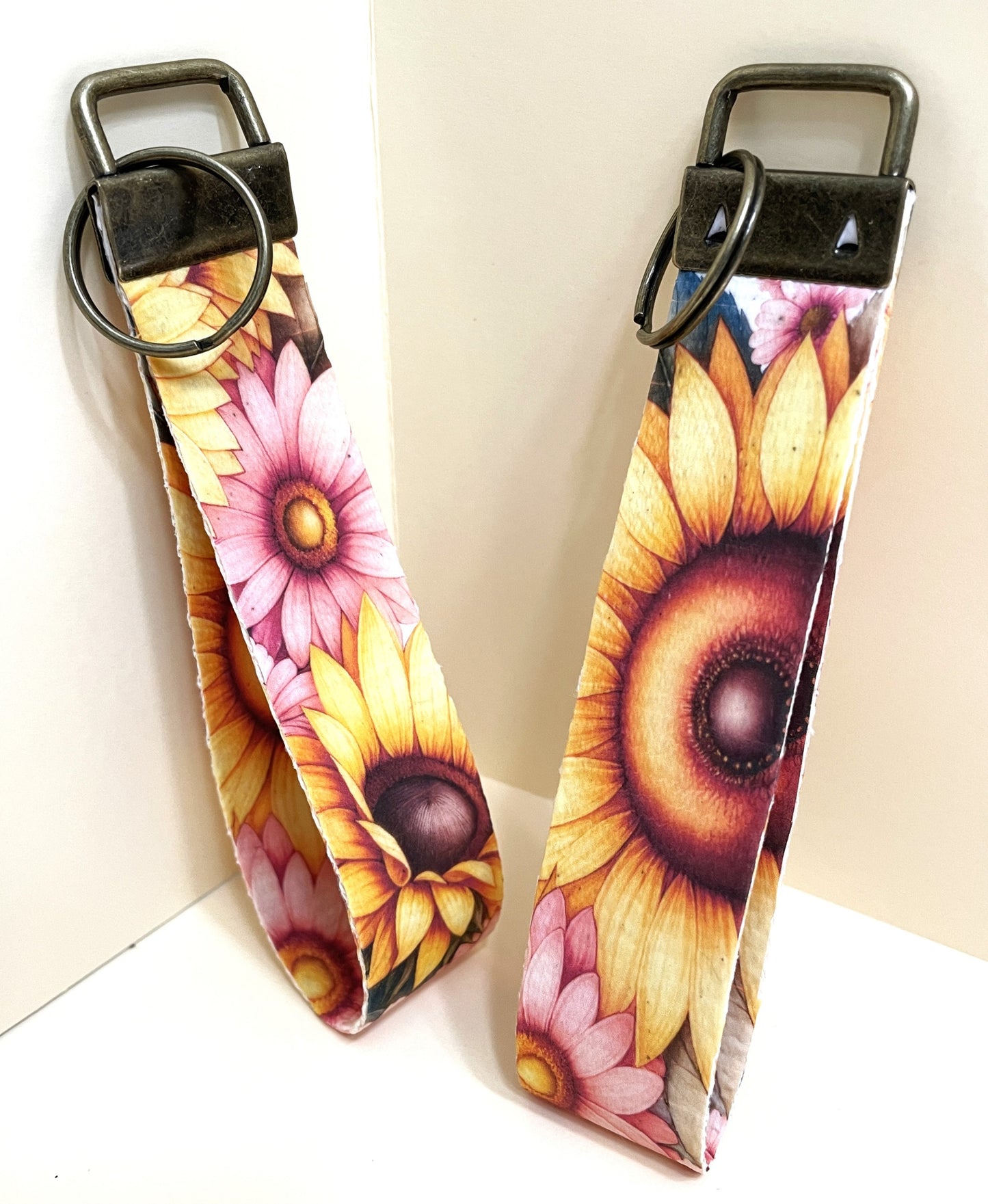 6" Wristlet Keyfob Keychain- Sunflower Pink