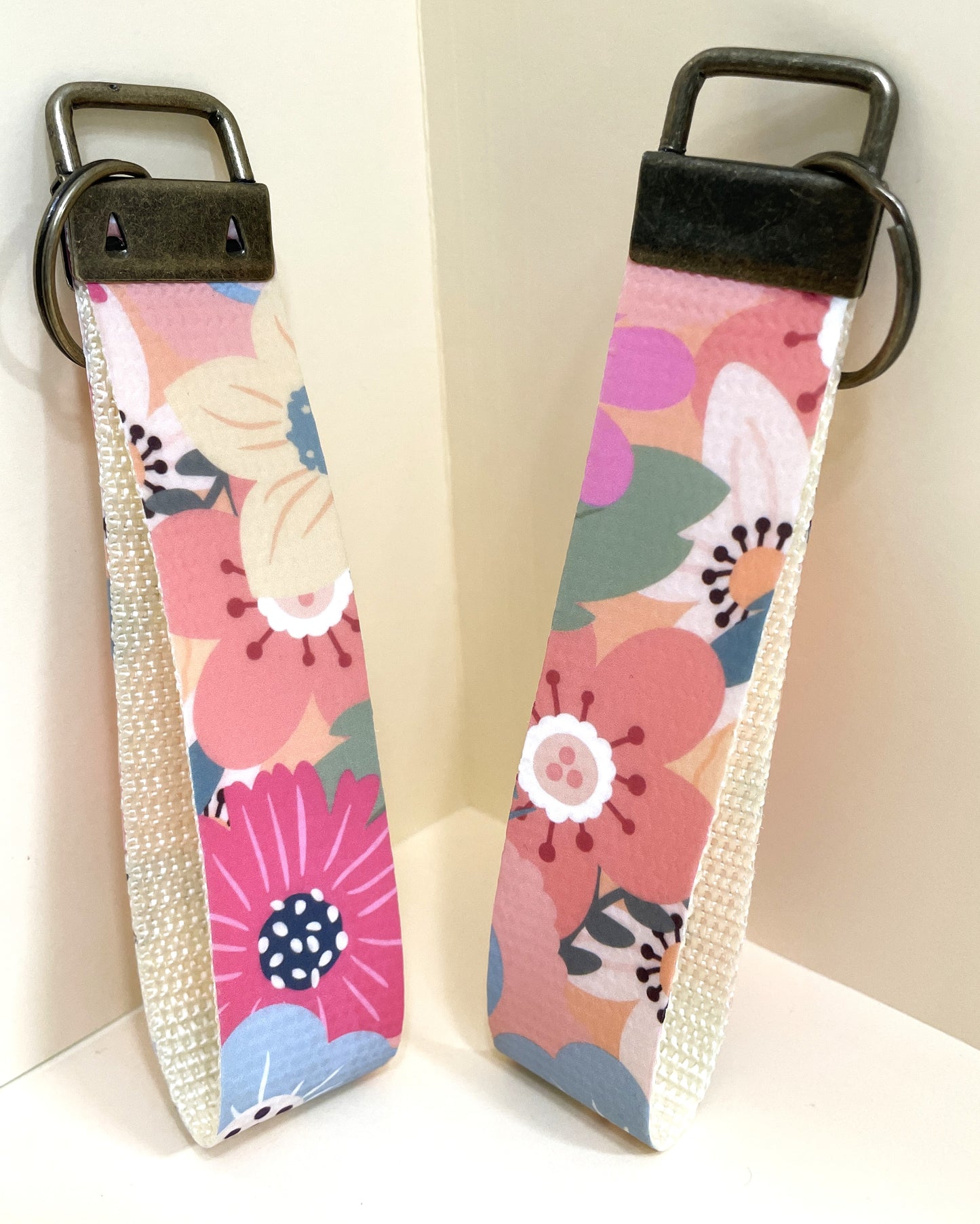6" Wristlet Keyfob Keychain- Retro Multi Floral