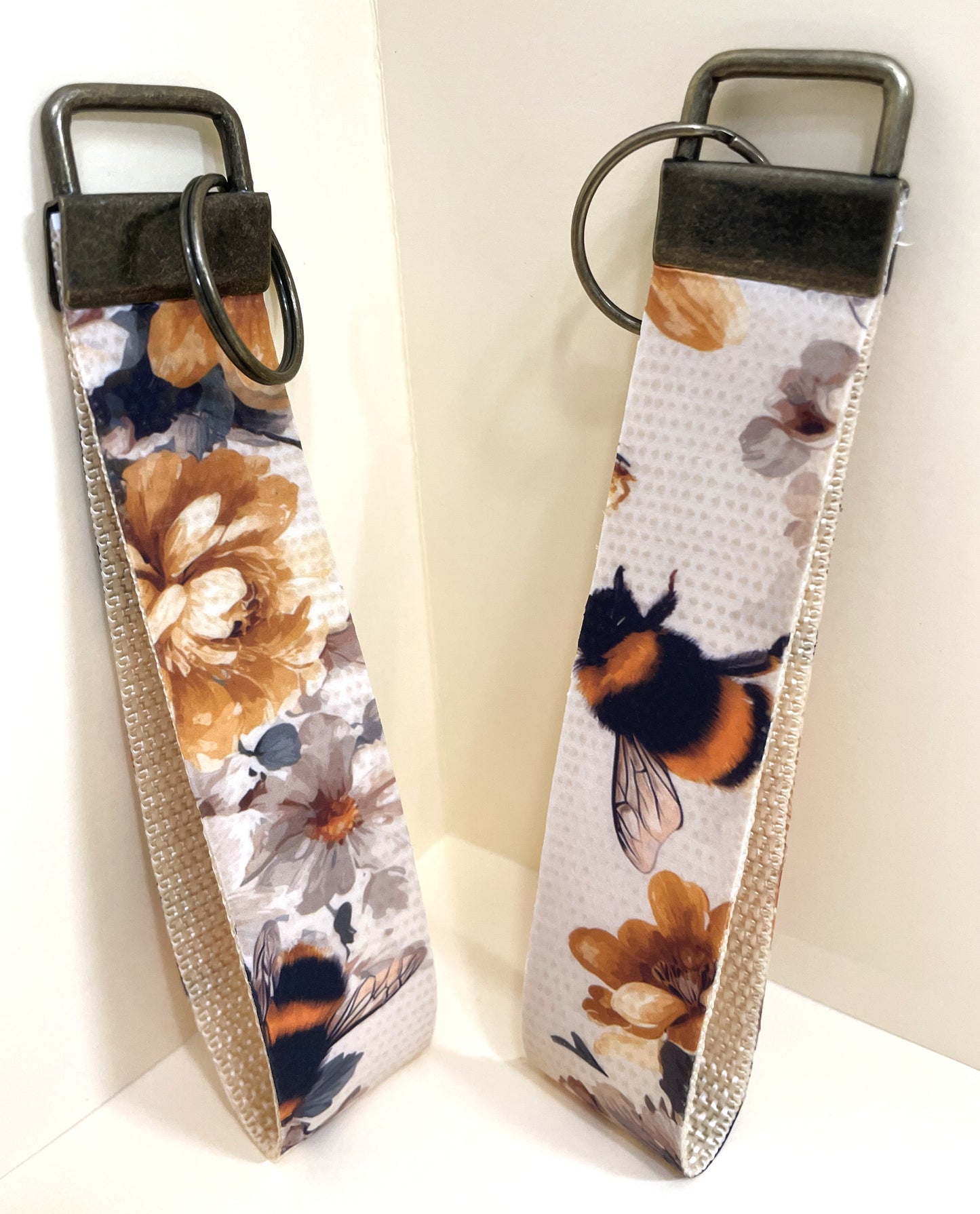 6" Wristlet Keyfob Keychain - Bumble Bee